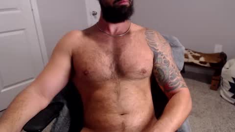 Snapshot of sexymanmk26 chatting on November 18, 12:31 pm lets go private im ready to play pvt cum online show from November 18, 12:31 pm