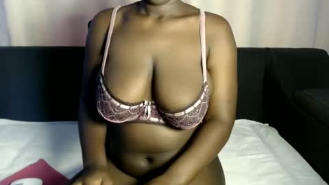 Sexy Melanin online show from June 18, 7:52 am