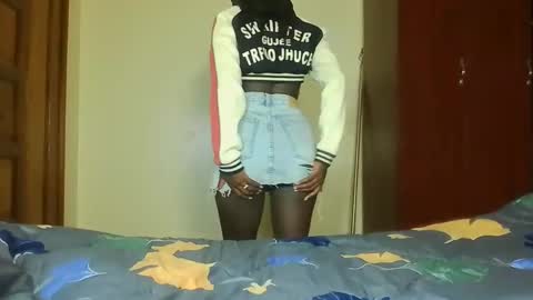 sexymomoh online show from April 8, 7:08 am