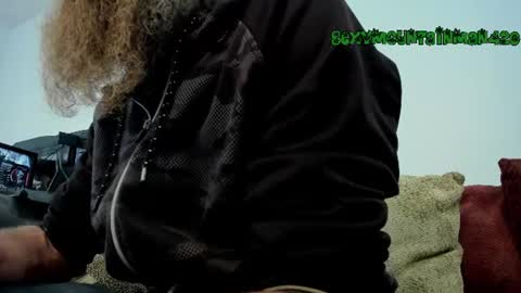 Sexymountainman420 online show from June 9, 5:19 am