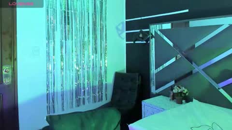 Snapshot of sexynaf chatting on October 17, 7:27 pm N A F online show from October 17, 7:27 pm
