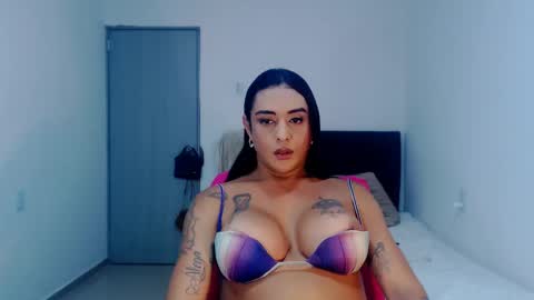 Snapshot of sexynatalia25 chatting on March 9, 1:04 am Natalia Duran online show from March 9, 1:04 am