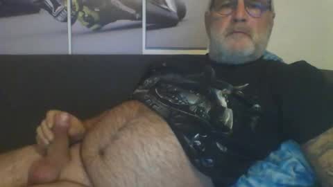 Snapshot of sexypaa chatting on March 1, 8:42 pm sexypaa online show from March 1, 8:42 pm