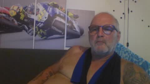 Snapshot of sexypaa chatting on June 28, 12:44 pm sexypaa online show from June 28, 12:44 pm