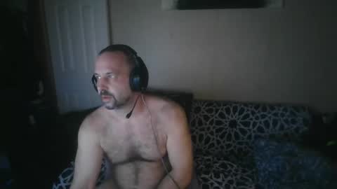 Snapshot of sexypeople4204u chatting on April 15, 10:32 pm sexypeople4204u online show from April 15, 10:32 pm
