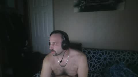 Snapshot of sexypeople4204u chatting on April 18, 3:32 am sexypeople4204u online show from April 18, 3:32 am