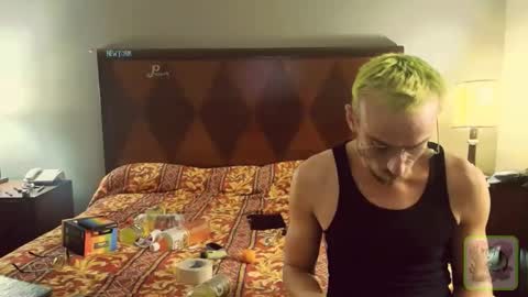 Possum online show from April 18, 4:05 am