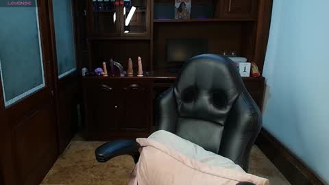 R A C H E L online show from January 14, 12:00 pm