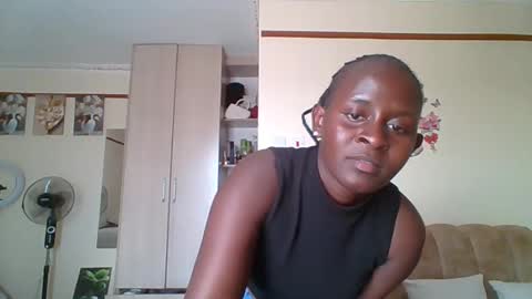 Snapshot of sexyreddebony chatting on February 23, 11:00 am sexyreddebony online show from February 23, 11:00 am