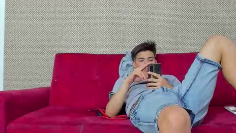 Snapshot of sexys_boys18 chatting on February 21, 7:37 pm MATIAS-18 THIAHO -18 MAX-19 NICOKALY-19 CAIN-19 MOD ESTEBAN online show from February 21, 7:37 pm