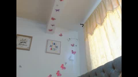 Venus Independent Model online show from April 18, 7:07 pm