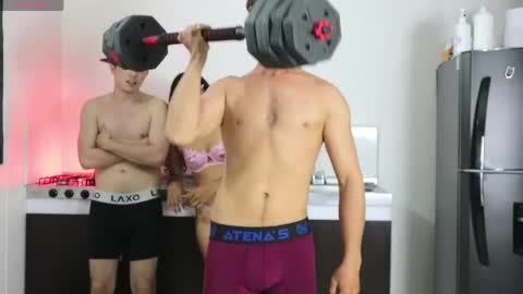 Snapshot of sexyskinnynaksu chatting on May 13, 11:44 pm sexyskinnynaksu online show from May 13, 11:44 pm