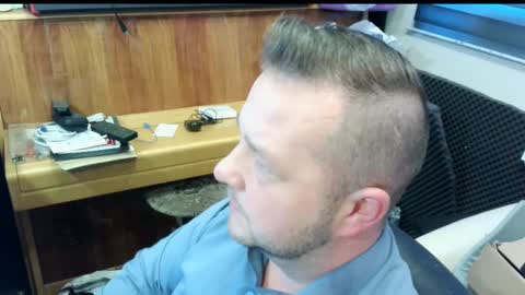 Snapshot of sexysteve80 chatting on December 3, 12:16 pm sexysteve80 online show from December 3, 12:16 pm