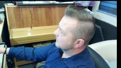 Snapshot of sexysteve80 chatting on December 6, 12:27 pm sexysteve80 online show from December 6, 12:27 pm