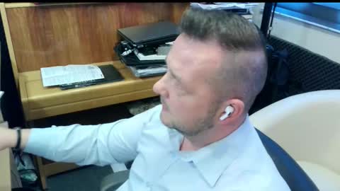 Snapshot of sexysteve80 chatting on October 27, 1:04 pm sexysteve80 online show from October 27, 1:04 pm