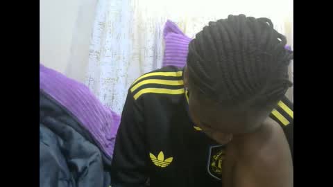 Snapshot of sexytinyy chatting on November 2, 9:44 am maria online show from November 2, 9:44 am