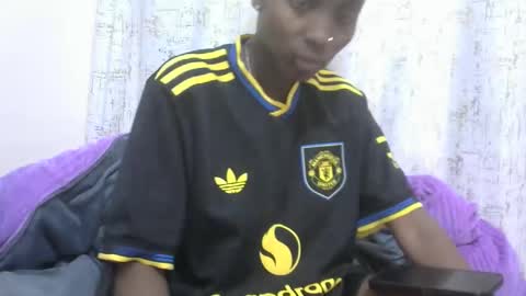 Snapshot of sexytinyy chatting on December 2, 12:10 pm maria online show from December 2, 12:10 pm