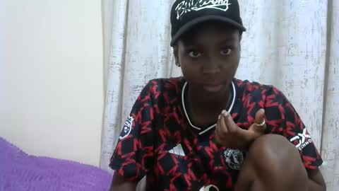 Snapshot of sexytinyy chatting on December 15, 9:30 pm maria online show from December 15, 9:30 pm