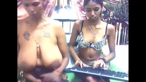 sexyva4u2luv online show from February 20, 10:05 am
