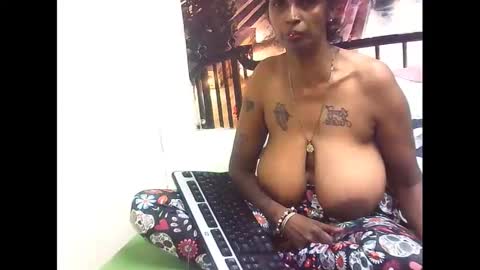 sexyva4u2luv online show from February 25, 12:13 pm