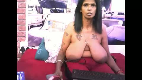 sexyva4u2luv online show from November 25, 7:25 pm