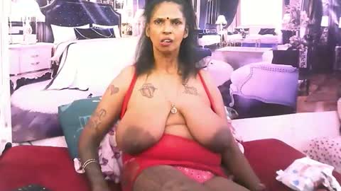 sexyva4u2luv online show from December 16, 9:31 pm