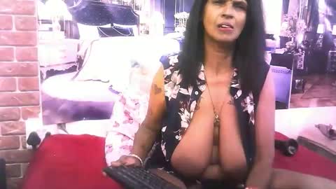 sexyva4u2luv online show from December 19, 10:17 pm