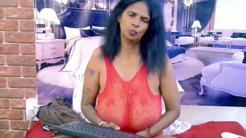 sexyva4u2luv online show from April 3, 6:55 am