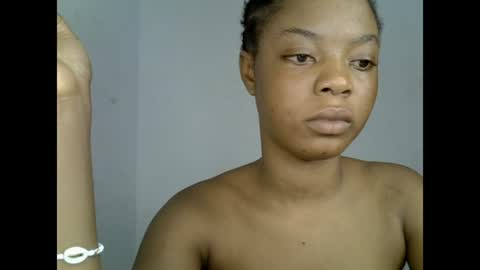 Snapshot of sexyxpeach chatting on July 5, 9:33 pm sexyxpeach online show from July 5, 9:33 pm