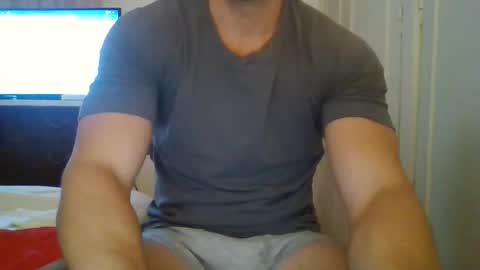 Snapshot of sexyyphilip chatting on May 16, 12:40 am sexyyphilip online show from May 16, 12:40 am
