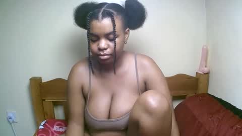 sexyyred_ online show from February 24, 9:57 pm