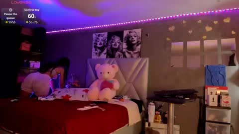 Snapshot of sexyzoe_69 chatting on October 2, 9:44 pm Alexa online show from October 2, 9:44 pm