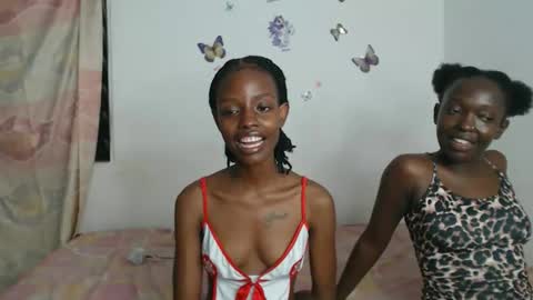 Snapshot of sexyzuriel chatting on April 18, 7:18 pm sexyzuriel online show from April 18, 7:18 pm