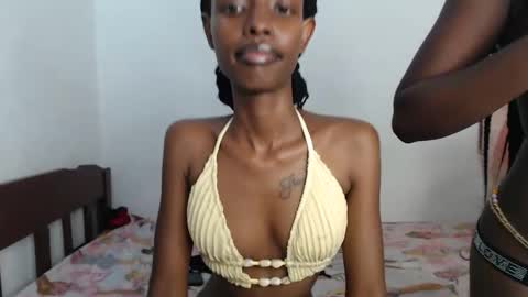 Snapshot of sexyzuriel chatting on April 26, 11:30 am sexyzuriel online show from April 26, 11:30 am