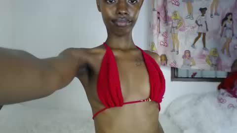 Snapshot of sexyzuriel chatting on May 4, 10:33 am sexyzuriel online show from May 4, 10:33 am