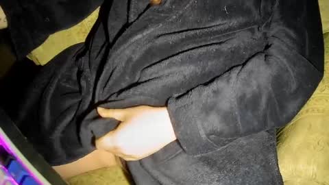 no face online show from April 3, 5:27 am