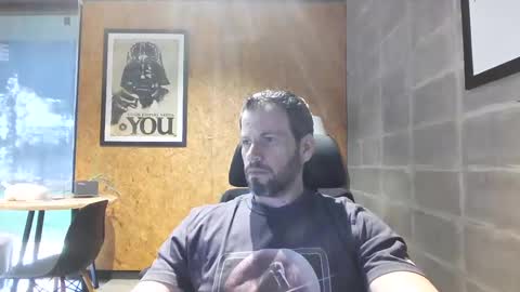 Snapshot of shad0w_hunter chatting on February 18, 1:33 pm shad0w_hunter online show from February 18, 1:33 pm