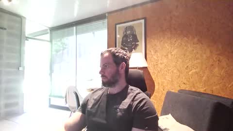 Snapshot of shad0w_hunter chatting on October 13, 1:33 pm shad0w_hunter online show from October 13, 1:33 pm