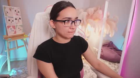 Snapshot of shadowlotus_ chatting on October 30, 6:48 am Lily online show from October 30, 6:48 am