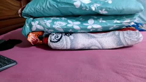 Shaira online show from November 11, 1:33 pm