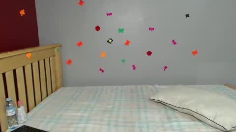 shaky xxx online show from January 4, 9:00 am