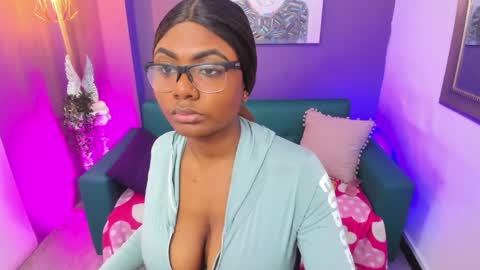 shalom_brown online show from May 12, 7:33 pm