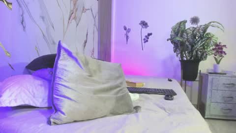 shalomexotic online show from April 17, 11:46 am