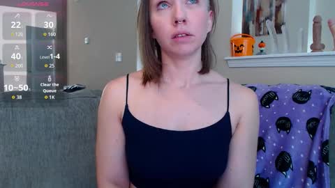 Shalynn online show from October 16, 3:57 pm