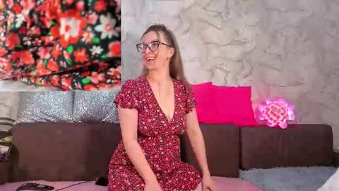 Svetlana ...........help me get 100 reactions before the end of the year Thumb up if you like me I appreciate it and thank you online show from December 20, 4:58 pm