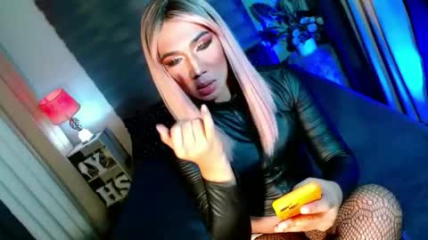 MISS SHANE online show from October 30, 6:30 pm