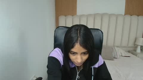 shanelle online show from April 15, 3:13 am