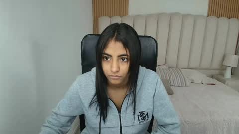 shanelle online show from April 18, 3:10 am