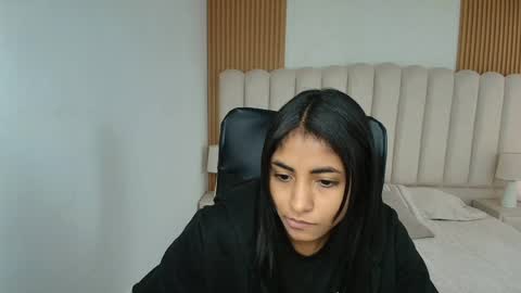 shanelle online show from May 4, 12:01 pm