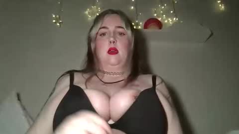 Snapshot of shanelle2000 chatting on February 11, 2:05 am Shanelle online show from February 11, 2:05 am